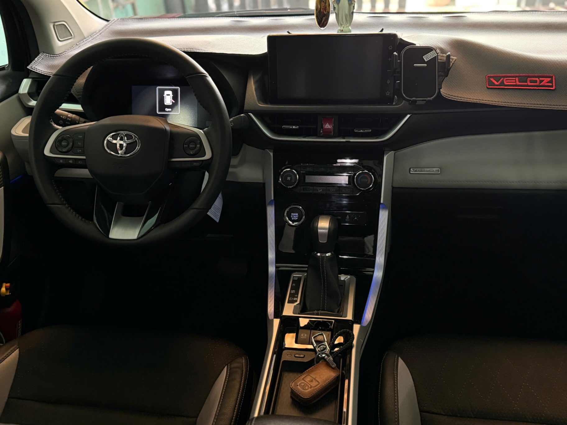 Toyota Veloz Cross Top 1.5 CVT 2024 - Nội thất 3